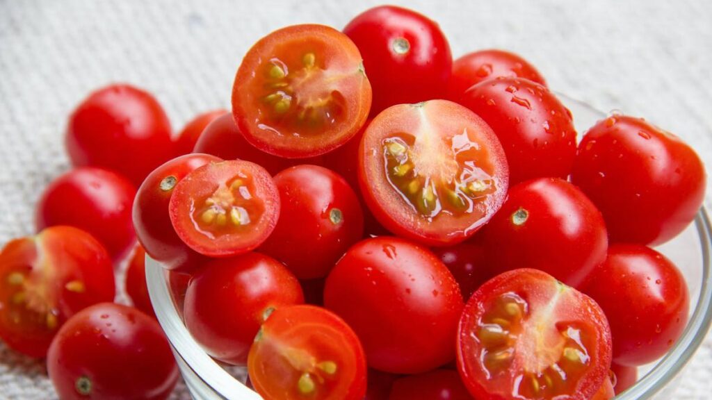 Tomat Adalah Makanan Yang Sangat Sehat Di Makan Setiap Hari